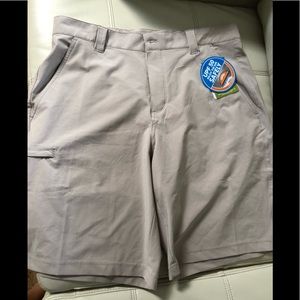 Men’s khaki shorts